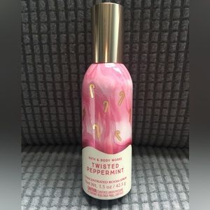 Bath and Body Works TWISTED PEPPERMINT Concentrated Room Spray